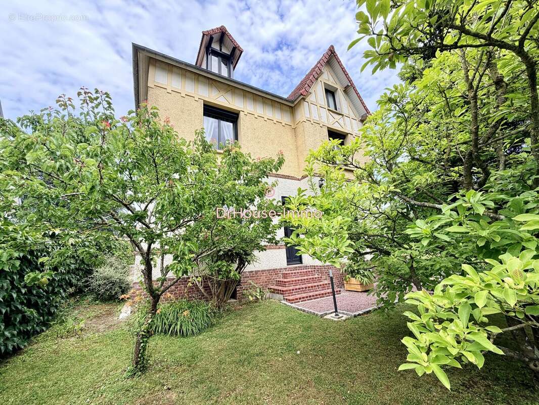 Maison à ENVERMEU