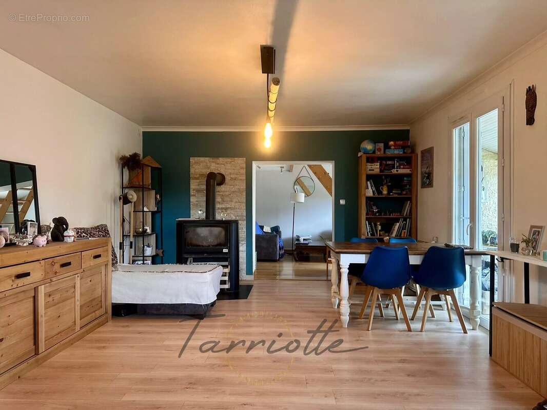 Maison à LA BATIE-ROLLAND