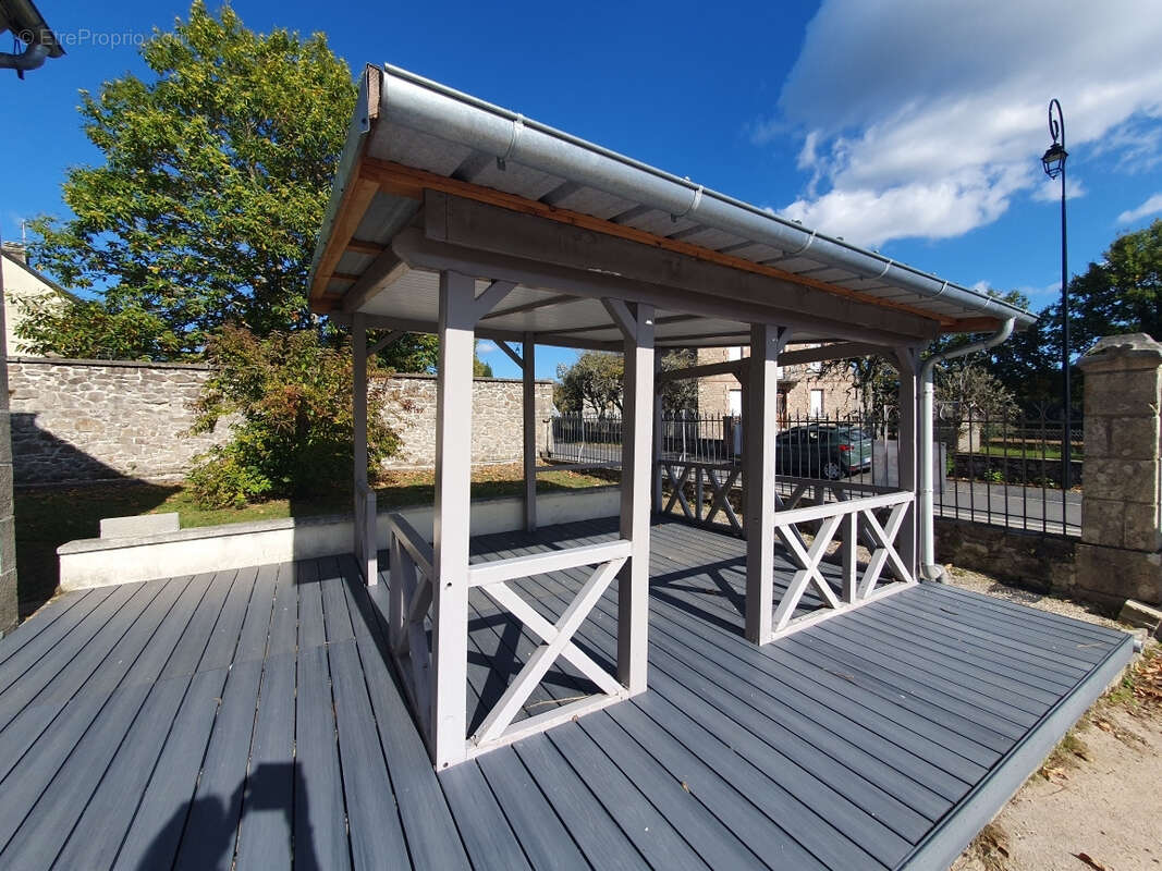 Maison à MARCILLAC-LA-CROISILLE