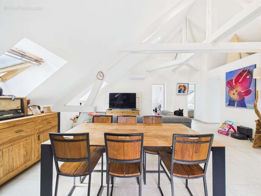 Appartement à CHALLES-LES-EAUX