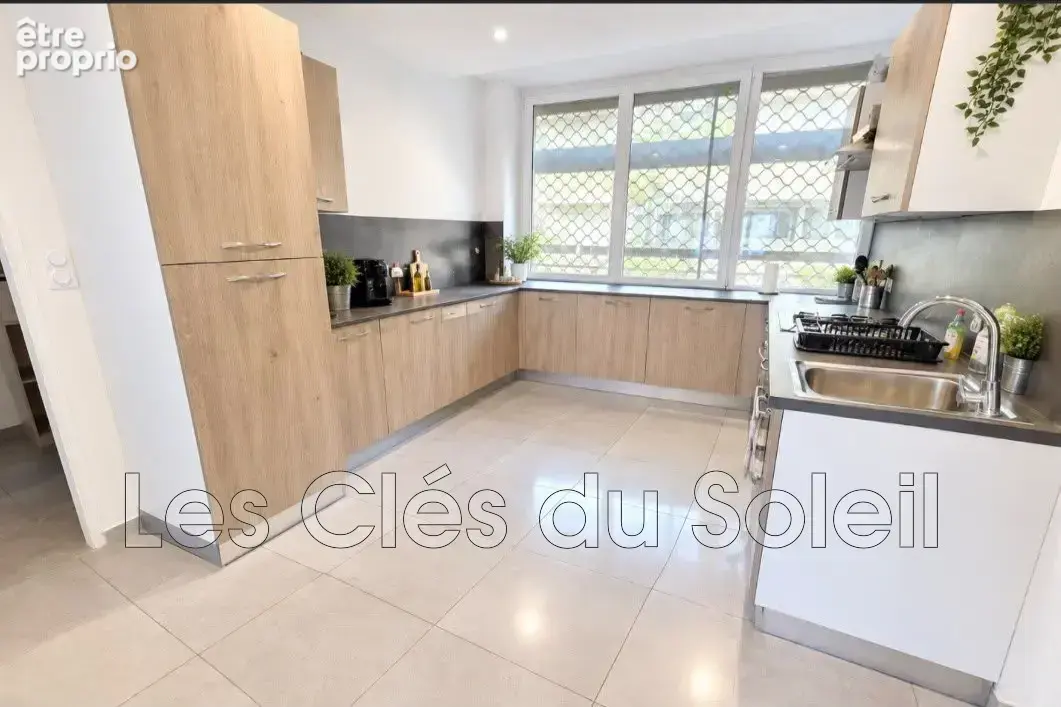 Appartement 6 pièces 97 m² à vendre à Toulon (83000) - photo 2