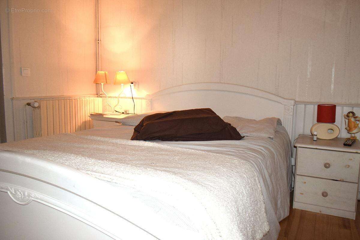 82130, Montastruc, Montauban Nord, Maison plain pied, 160 m², 6 pièces, 3/4 chambres sur 1,5 hA de terrain - photo 13