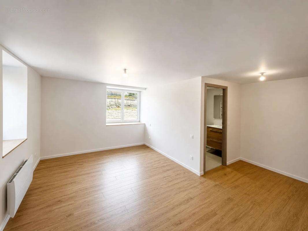 Appartement de 3 pièces de 75 m² à Frasne - photo 3