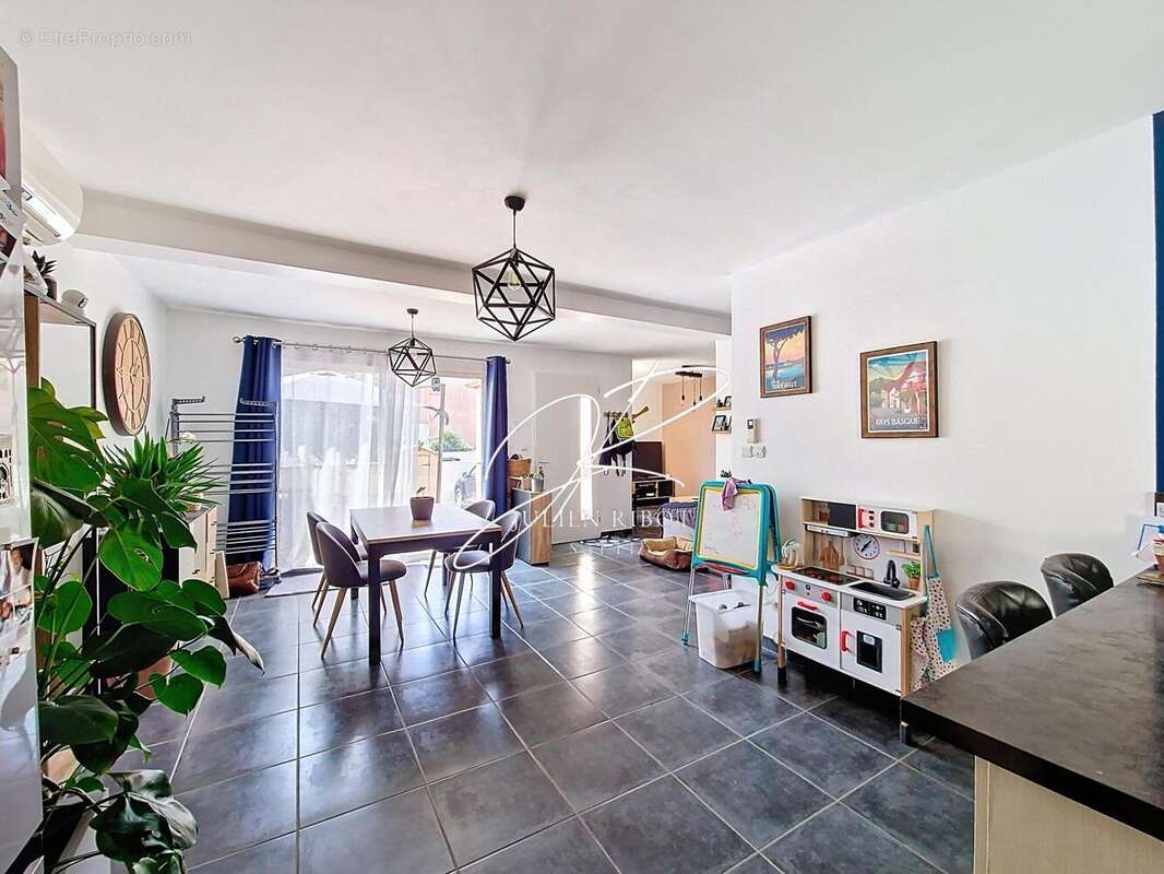 Maison 111 m² à Sauvian  - photo 6