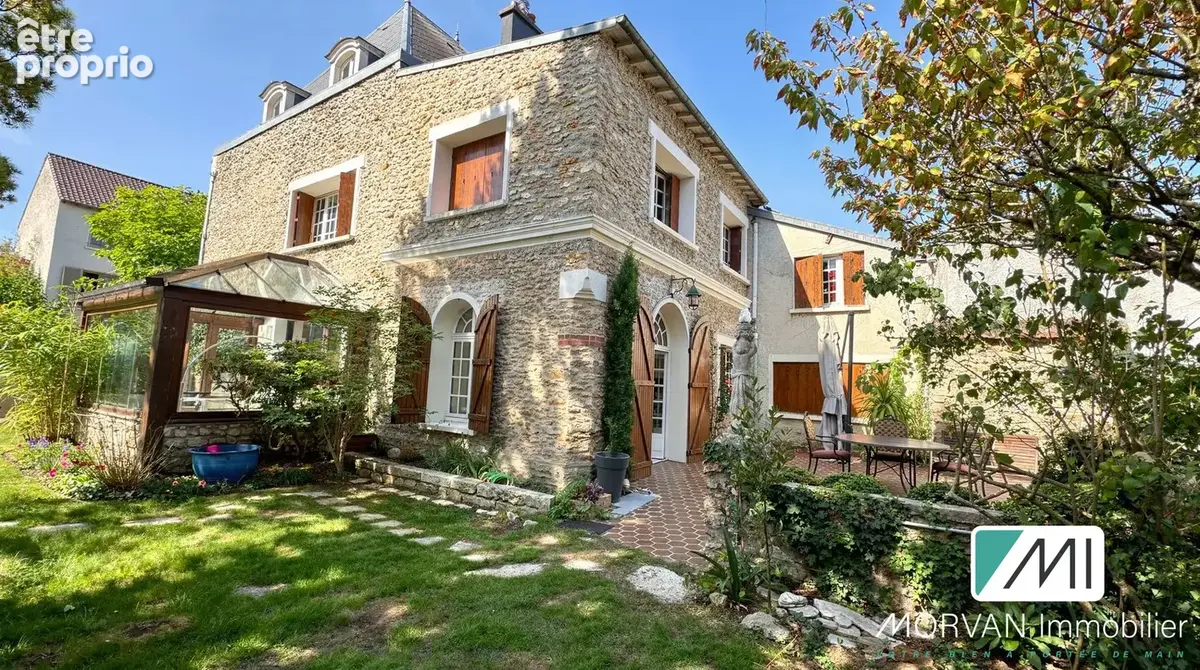 Photo Maison à Le Perray-En-Yvelines au prix de 695 000€