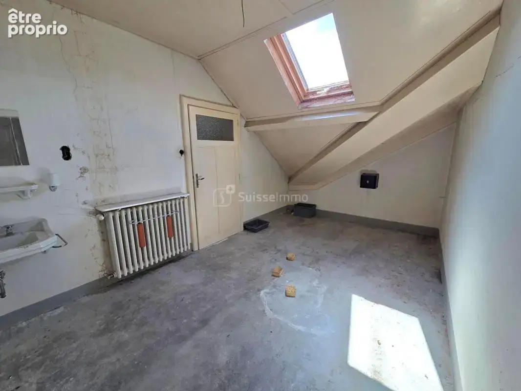 Appartement / plateau  t5 110 m² 89000 euros - photo 5