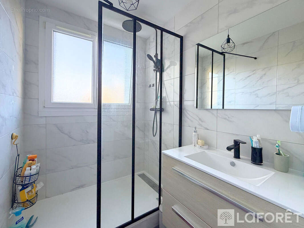 Appartement à OULLINS