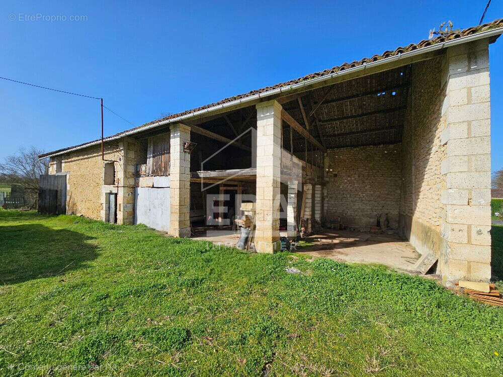 Maison à TORSAC