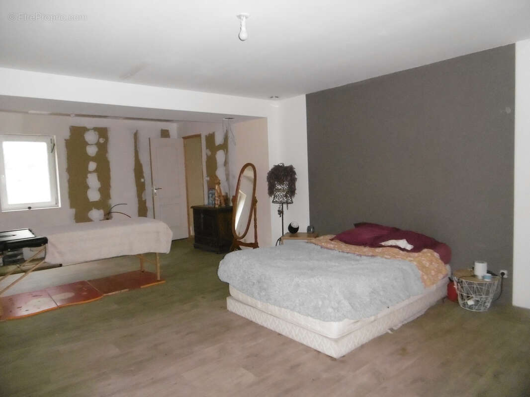 Maison à SAINT-PIERRE-LA-NOAILLE