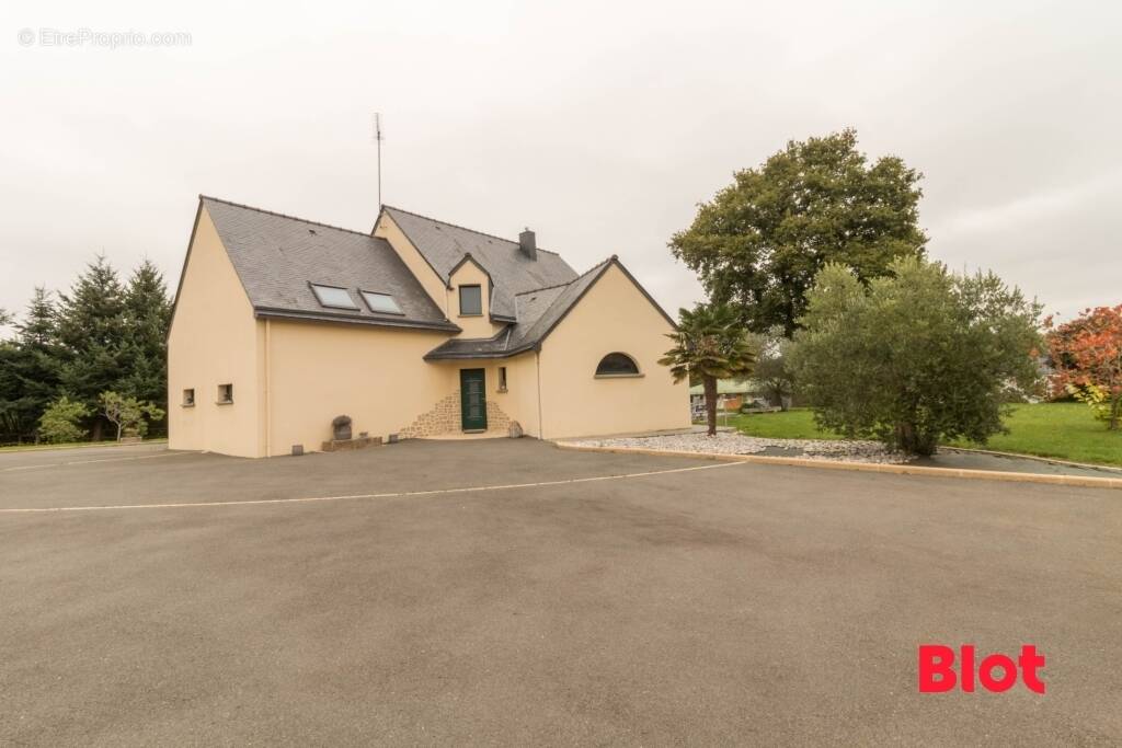 Maison 245 m² à Antrain  - photo 1