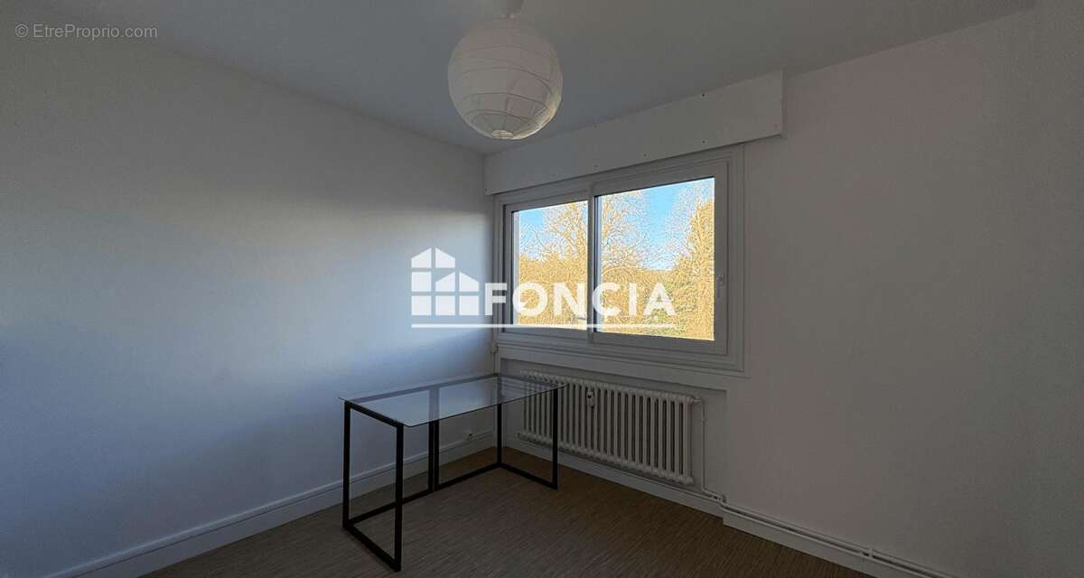 Appartement à EPERNON