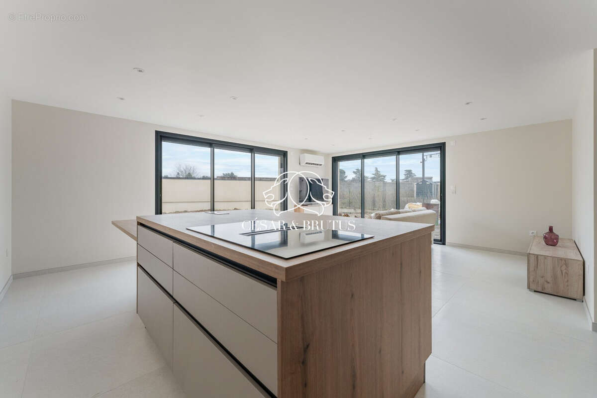 Maison 134 m² à Decines-Charpieu  - photo 8