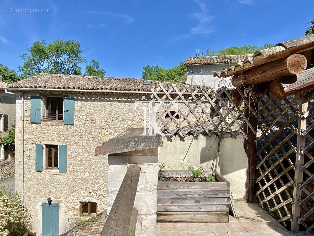 Barjac, 2 mas en pierre renoves sur 204m2, cour interieure, garage, sur 4700m2 + verger 2000m2 - photo 31