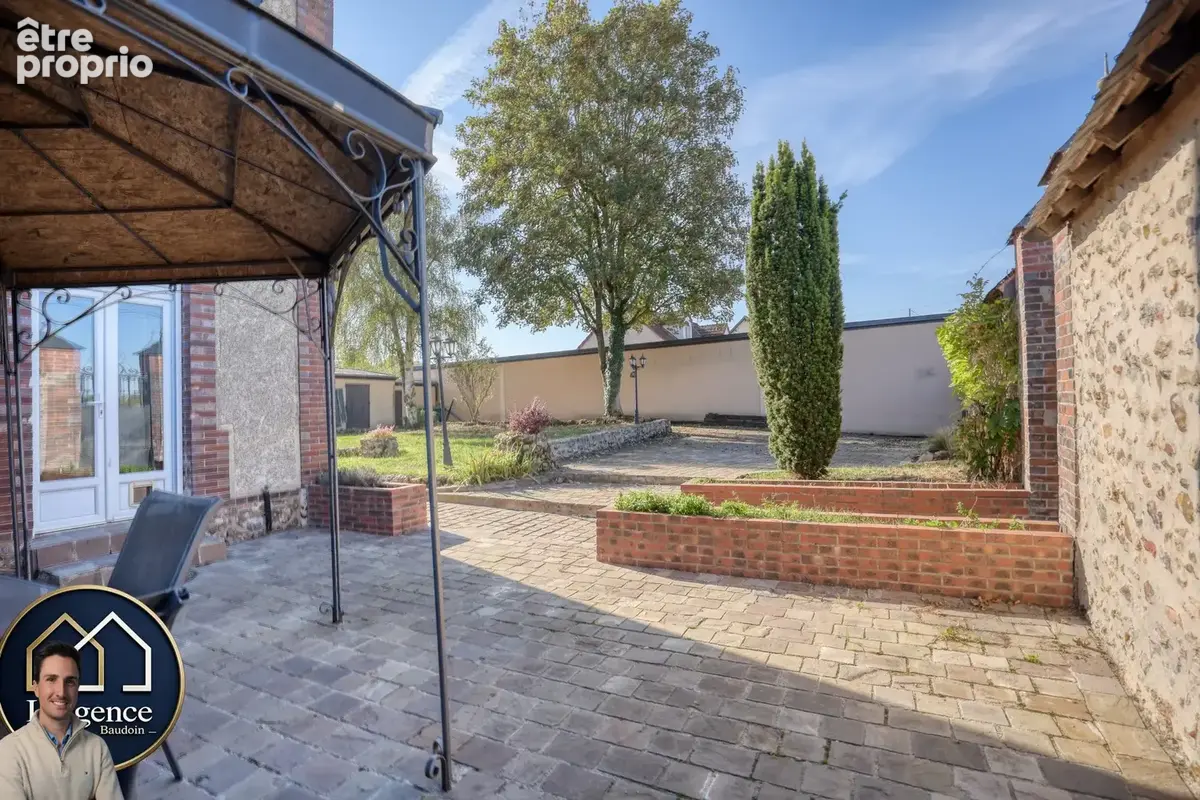 Maison 7 pièces 225 m² à vendre à Epernon (28230) - photo 2