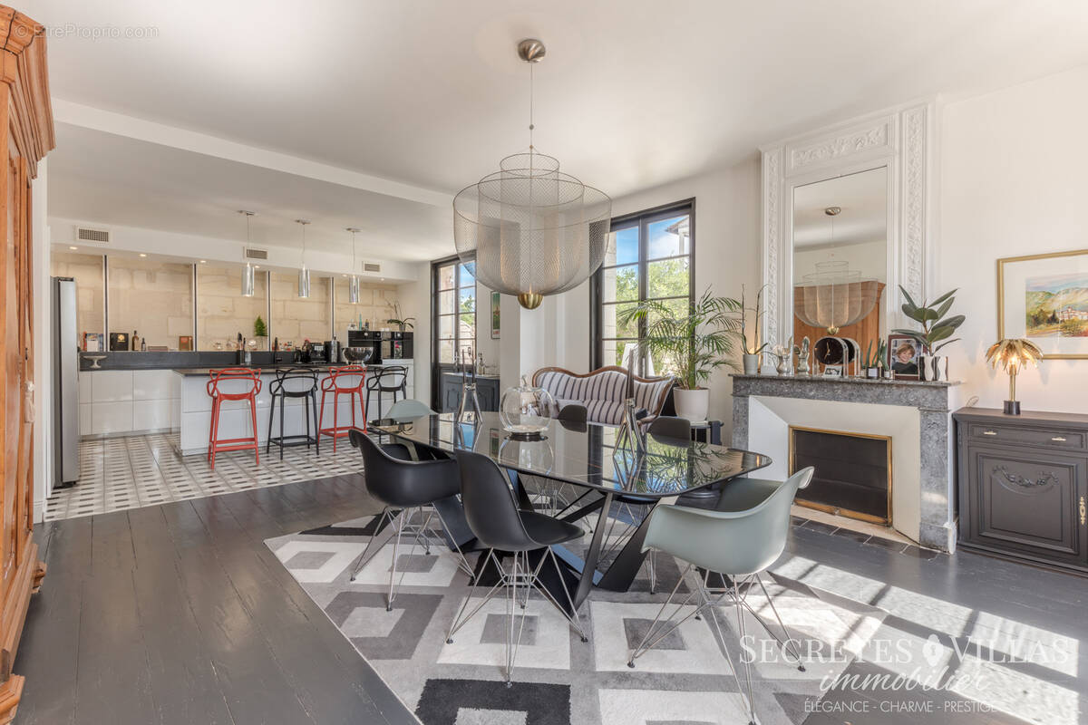 Maison à SAINT-EMILION