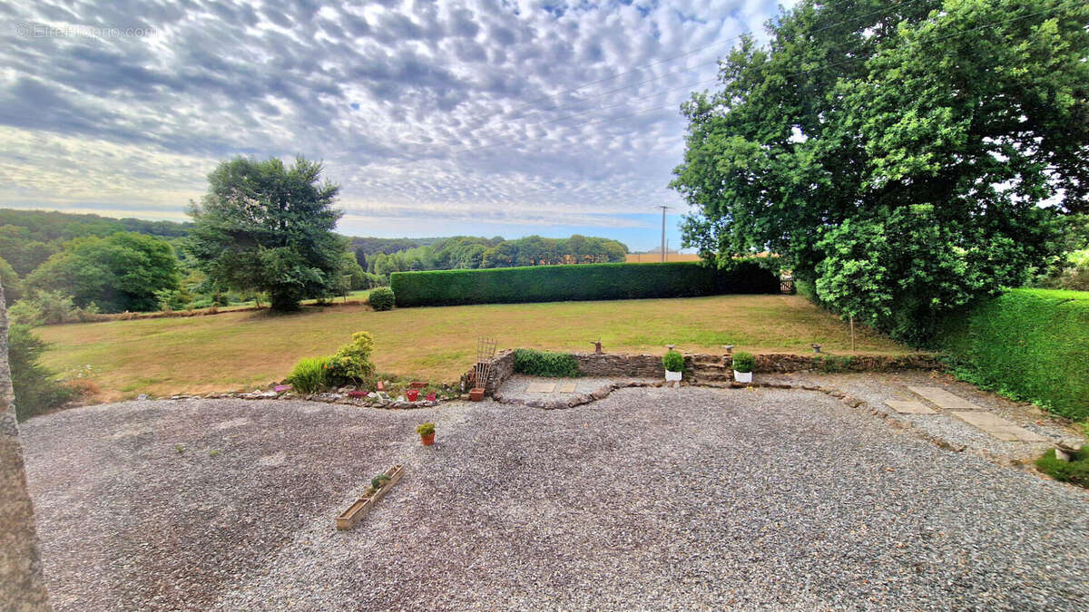 CÔTES D'ARMOR  Plemet - Belle et spacieuse maison en pierre avec gîte de 2 chambres, grand jardin, garage, parking, rural. - photo 17