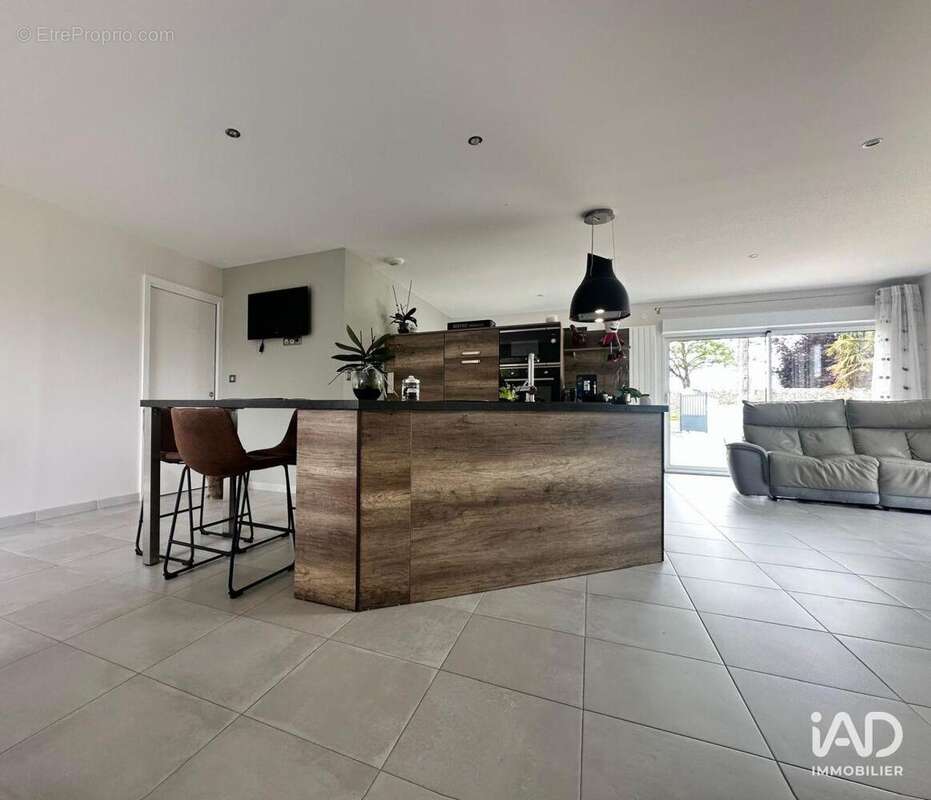 Photo 2 - Maison à SAINT-JUST-LUZAC