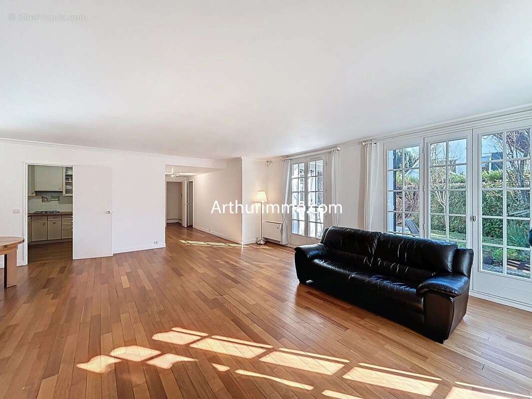 Maison à VILLECRESNES