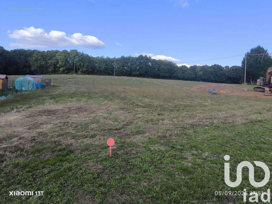 Photo 2 - Terrain à SAINT-JOUVENT