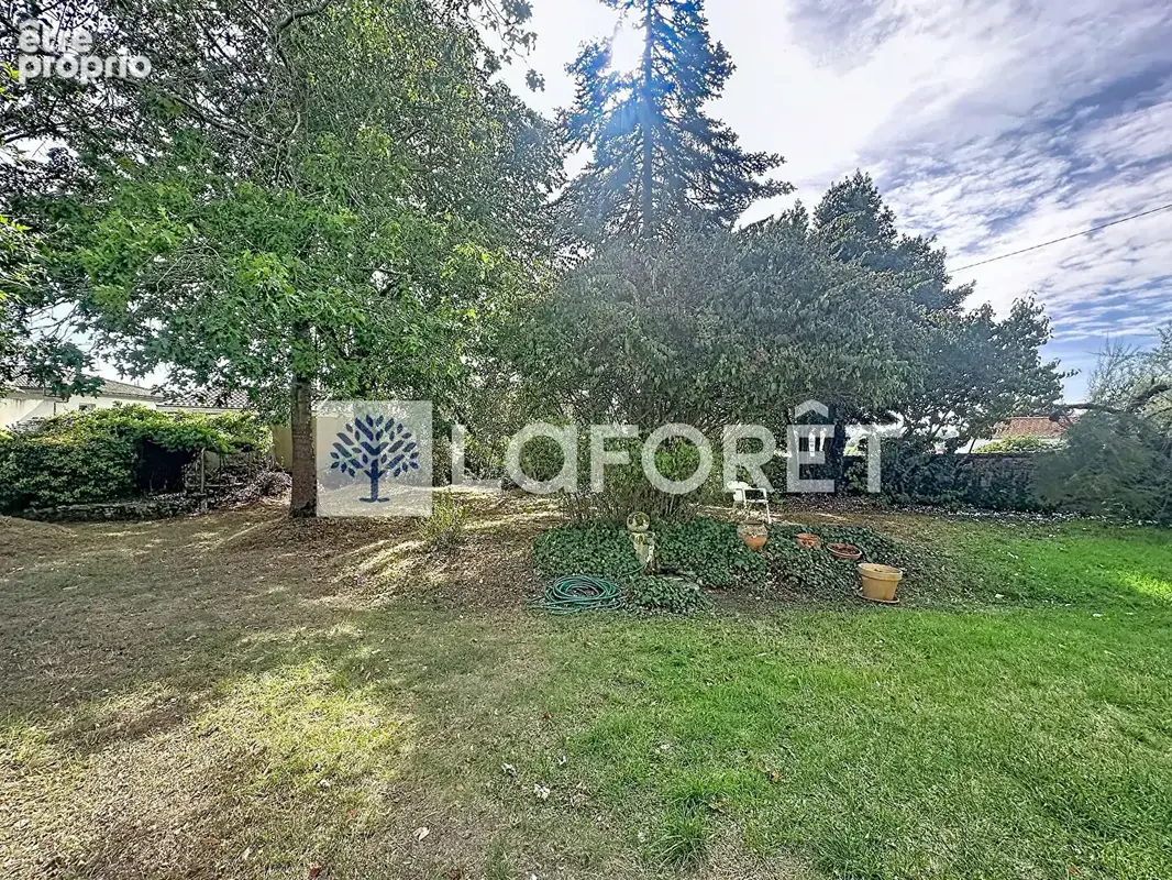 Bressuire centre-ville : maison bourgeoise avec parc arboré de 950 m² et dépendances - photo 16