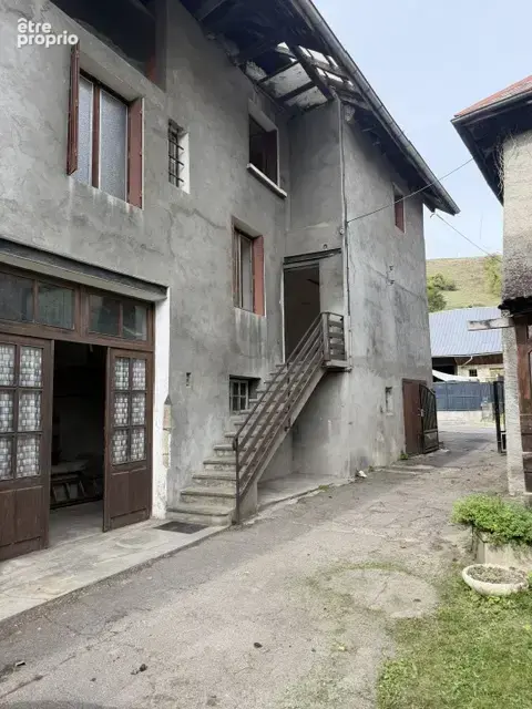 Tenement immobilier : maison t5 + batiment - photo 2