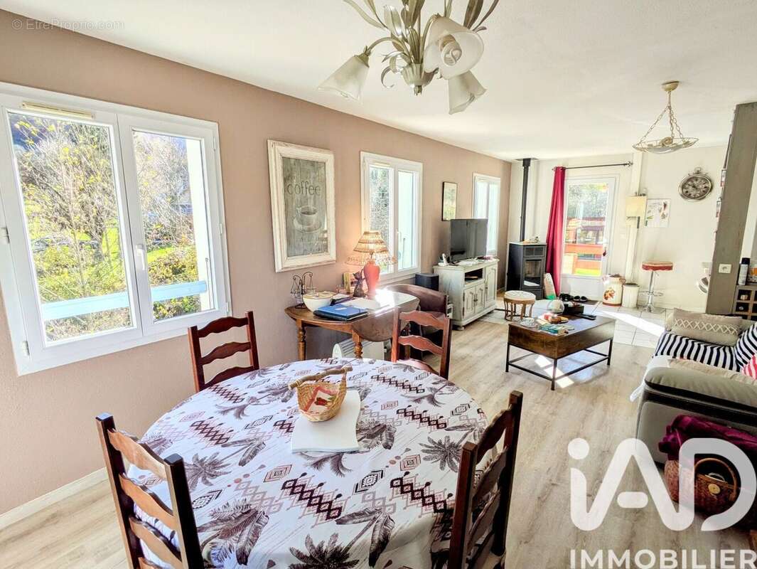 Photo 9 - Maison à USTOU