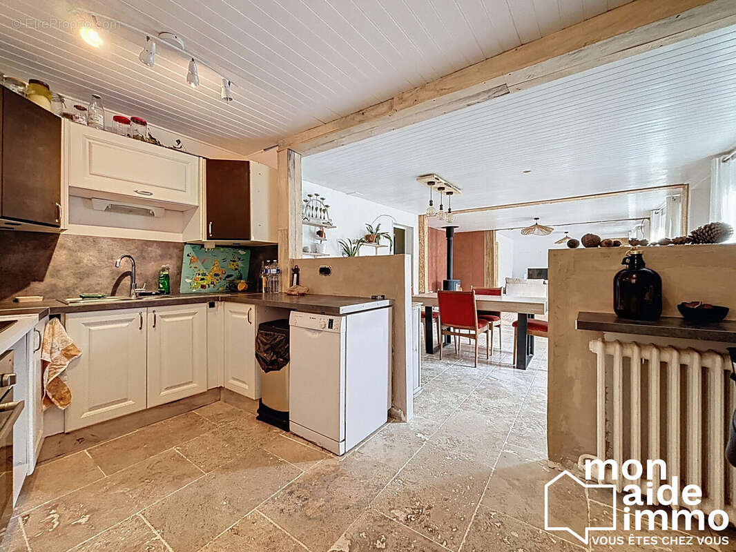 Maison à SAINT-PAUL-LA-ROCHE