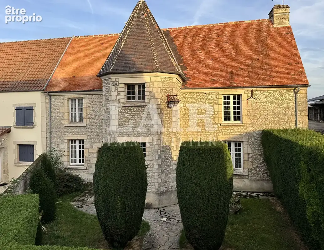 Maison en pierre  avec tour du XVIII -ème siècle - photo 2
