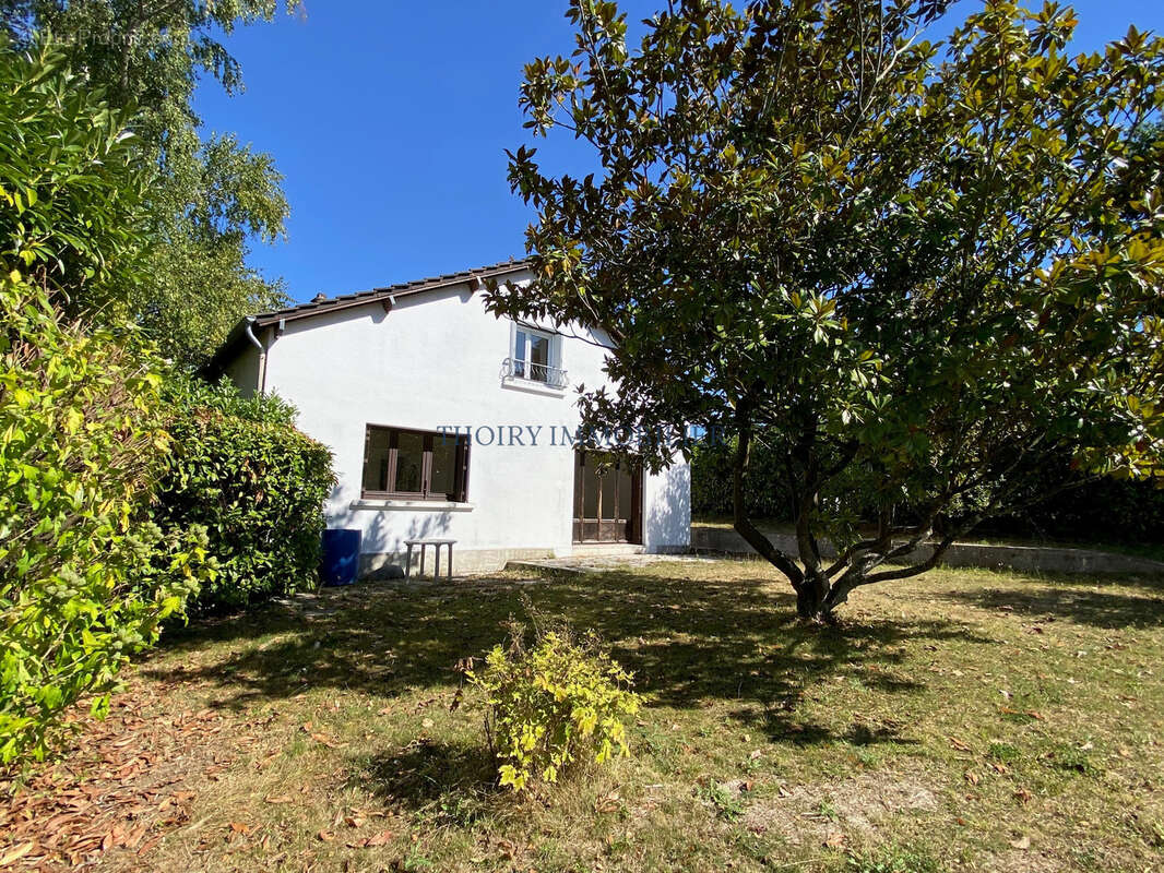 Maison à THOIRY