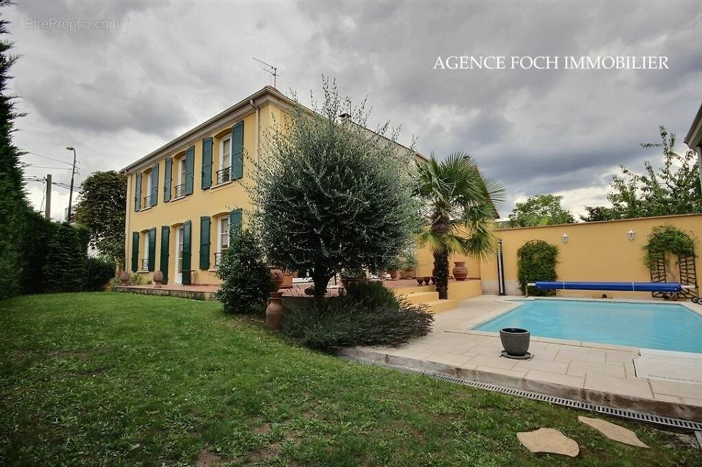 B11 - Maison à SAINT-MAUR-DES-FOSSES