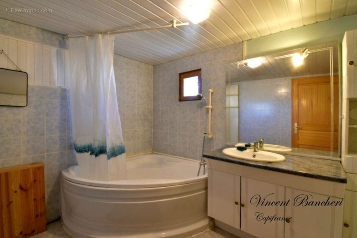 Appartement à vendre T2 de plus de 70 m² à AMANCY (74) - photo 4