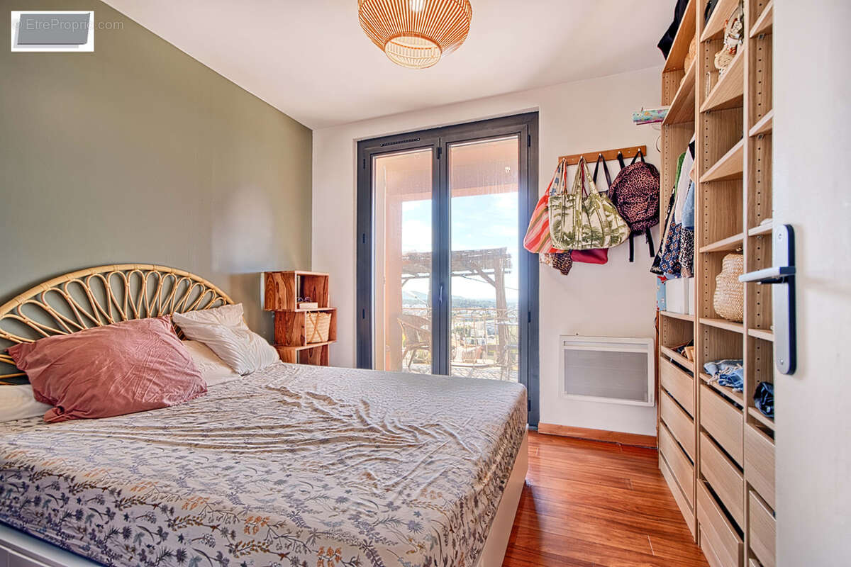 Maison à LA VALETTE-DU-VAR