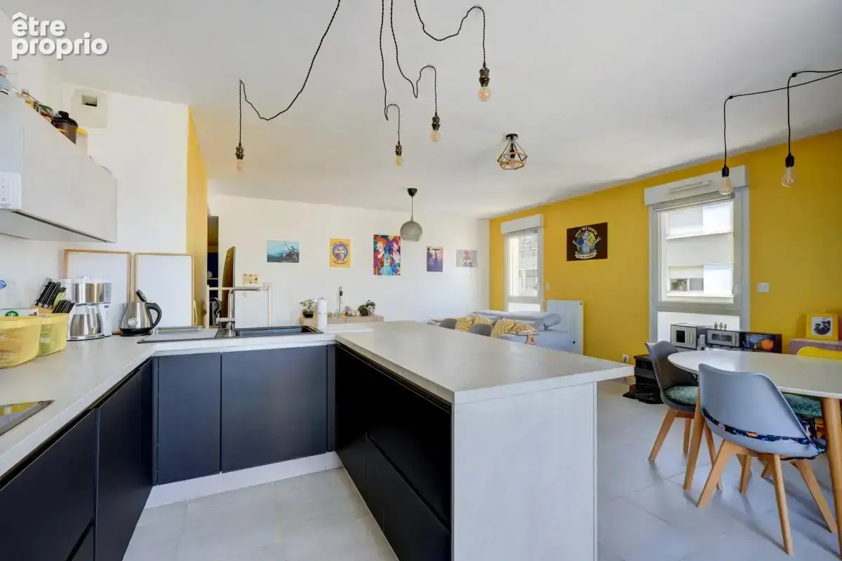 Appartement T4 de 90 m² à Villeurbanne - photo 3