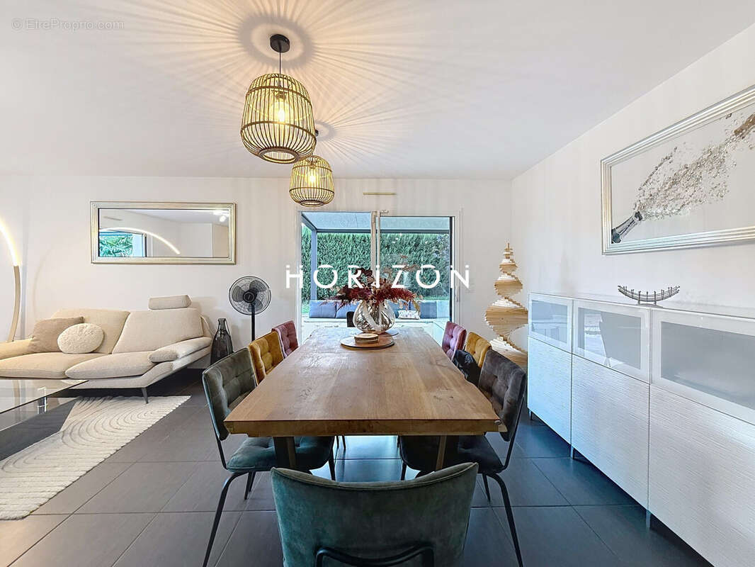 Maison 123 m² à La Chapelle-De-Guinchay  - photo 7