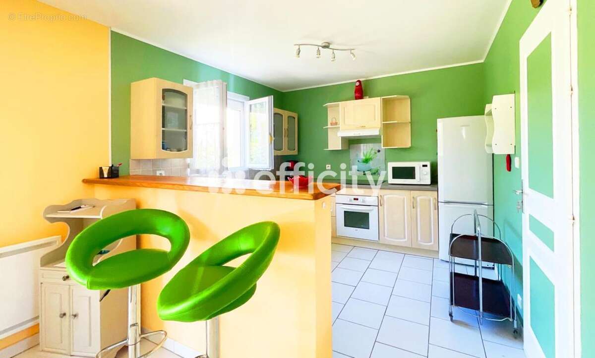 Maison à SAINT-LAURENT-DE-LA-PREE