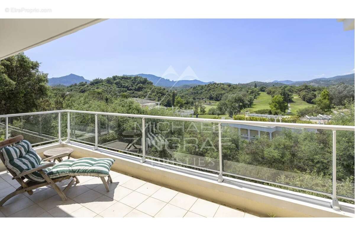 Appartement à MANDELIEU-LA-NAPOULE