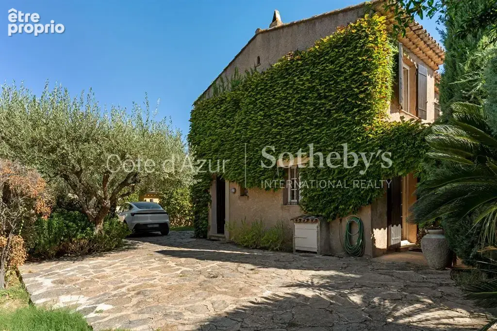 Saint Tropez, maison à rénover avec jardin à quelques minutes à pied du village - photo 4