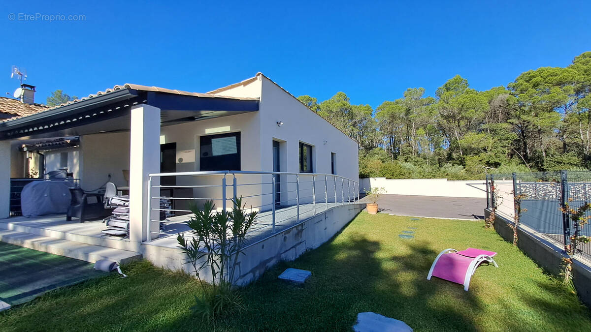 Maison à MONDRAGON