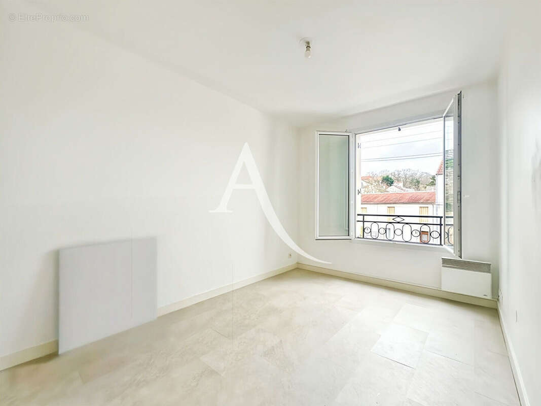 Appartement à SAINT-CYR-L'ECOLE