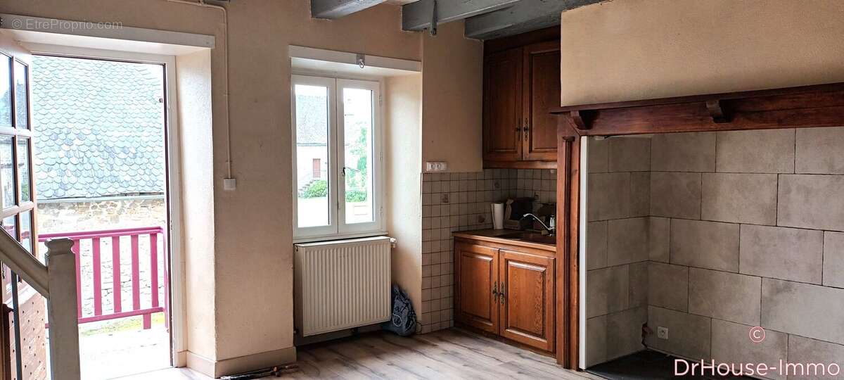 Maison 63 m² à Camps-Saint-Mathurin-Leobazel  - photo 3