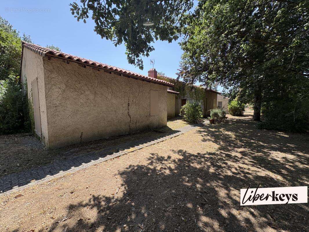 Belle maison familiale de 175 m² sur terrain arboré de 2 963 m² exposé plein sud - photo 14