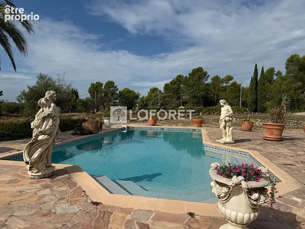 Propriété provençale vue panoramique Piscine balnéo et Helisurface - photo 5