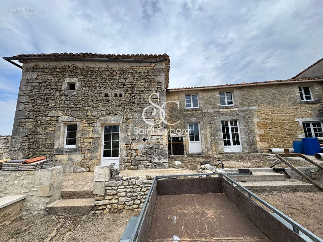Maison à DIRAC