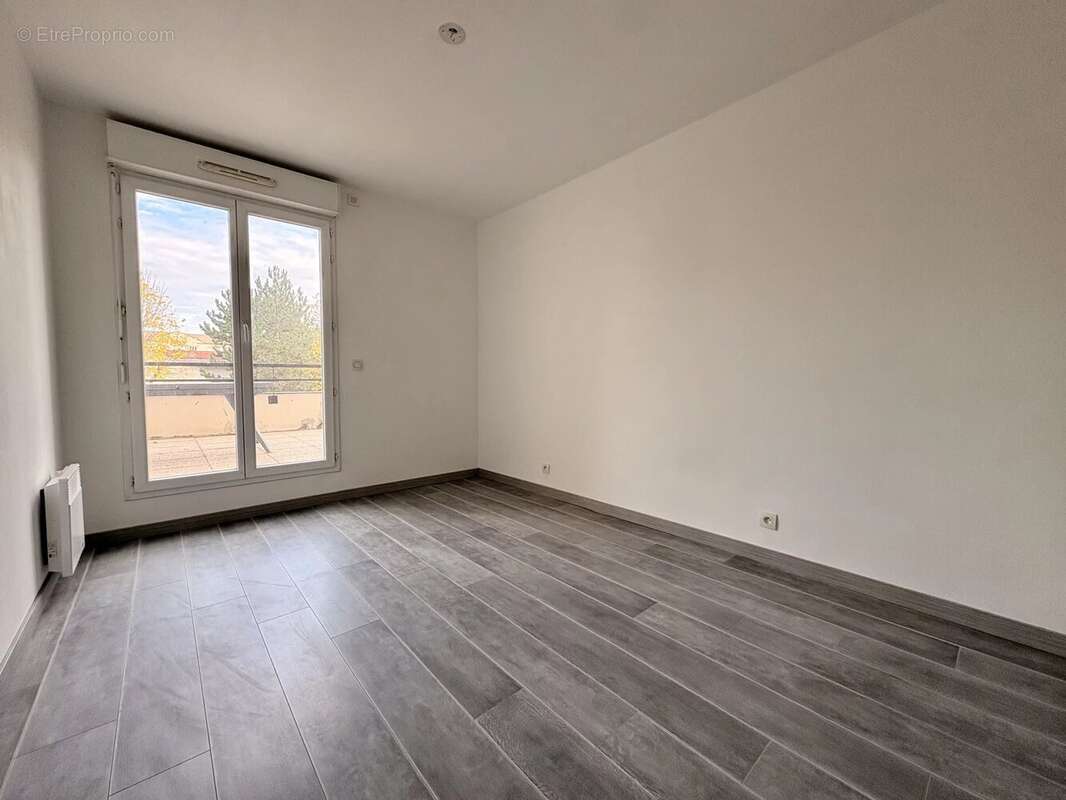 Appartement à LE PLESSIS-TREVISE