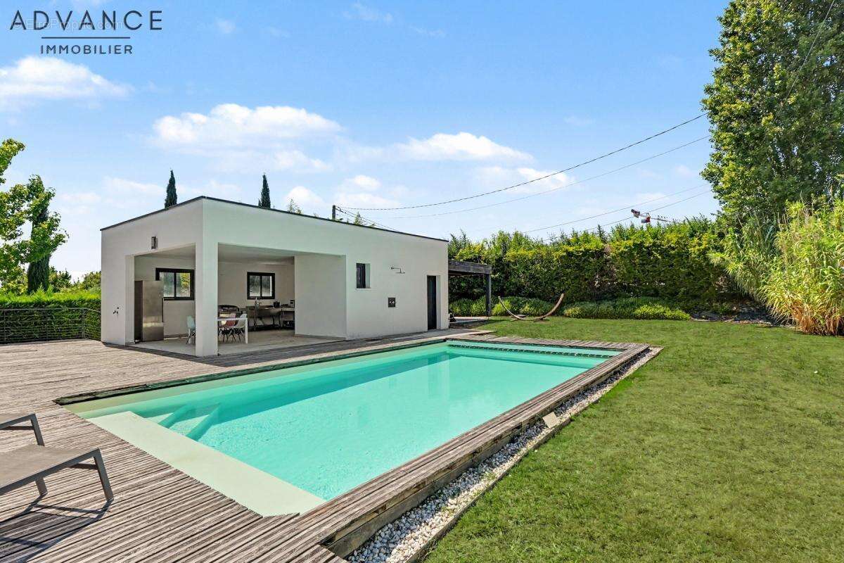 LA TERRASSE - Maison familiale rénovée avec piscine & garage - photo 13