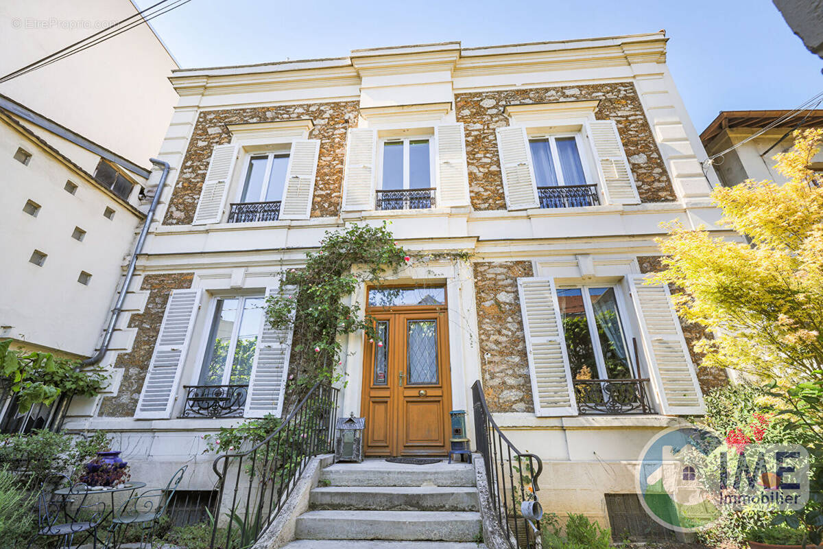Maison à SAVIGNY-SUR-ORGE