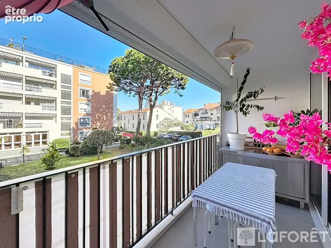 Appartement à ROQUEBRUNE-CAP-MARTIN