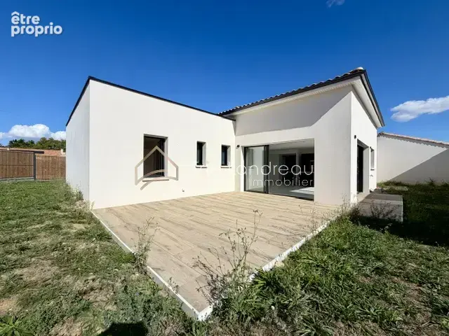 Photo Maison à Saint-Hilaire-La-Foret au prix de 359 900€