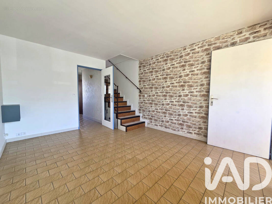 Photo 1 - Appartement à MENNECY