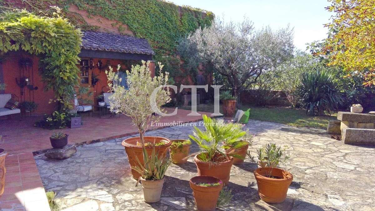 Maison à VAISON-LA-ROMAINE